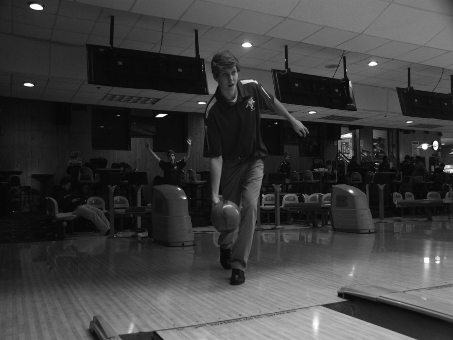 Bowling+begins+season