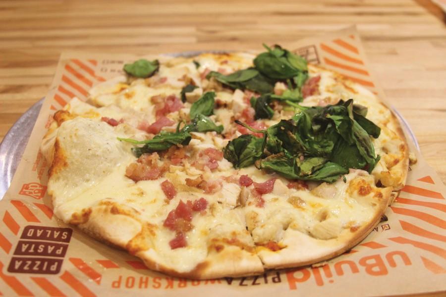 The+Alfredo+pizza+%28Lauren+Hucko%29.