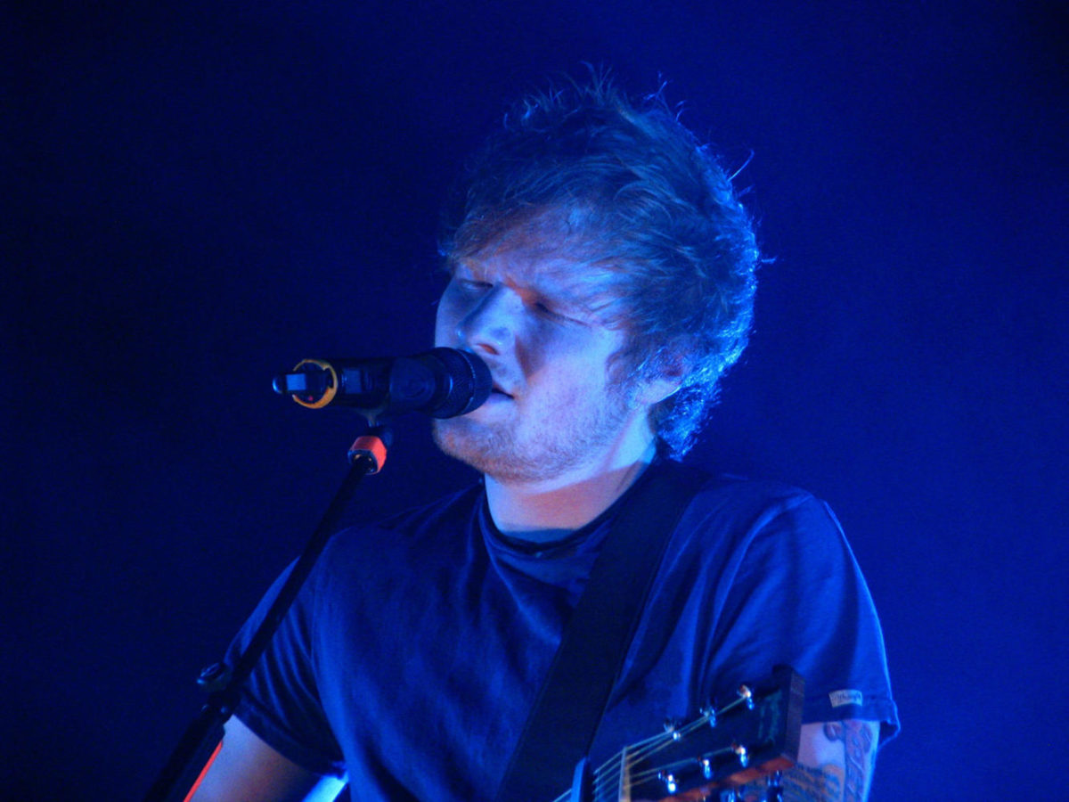 Ed Sheeran dazzles crowd at Allstate Arena