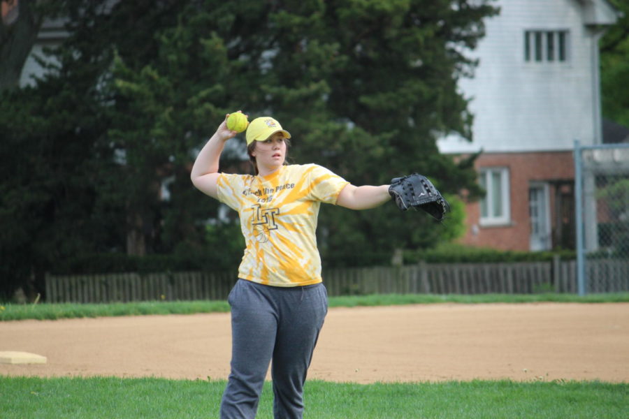 Softball+season+heads+for+playoffs