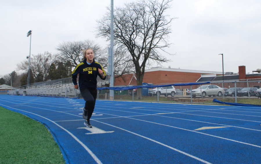 Wingert warms up on the SC track Almase/LION).