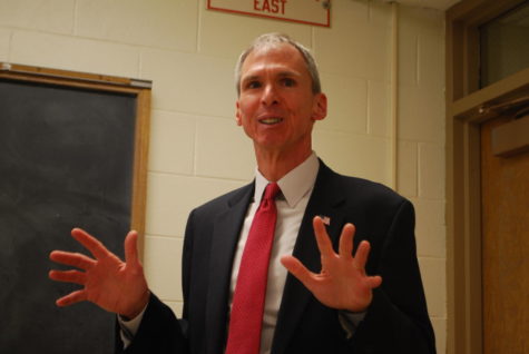 Congressman visits the new Investment Club