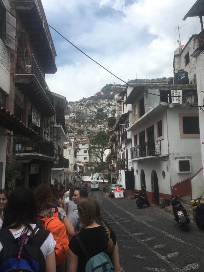 LT students tour Taxco, the silver capital of the world (Klein/LION).