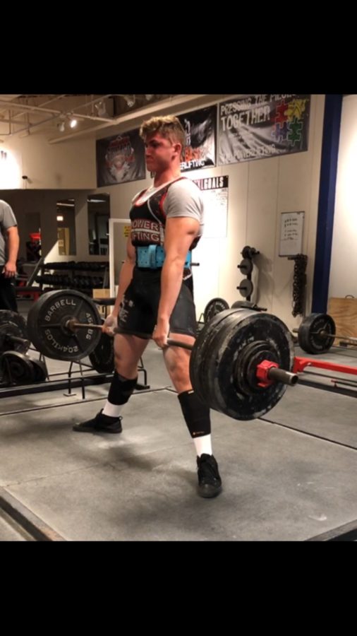 Johnson deadlifts at practice (courtesy of Johnson).