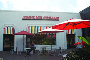 Outdoor seating at Jenis filled with color (Almase/LION)