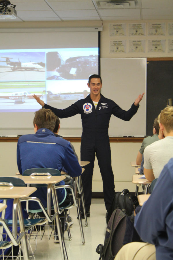 Aviation class hosts pilots