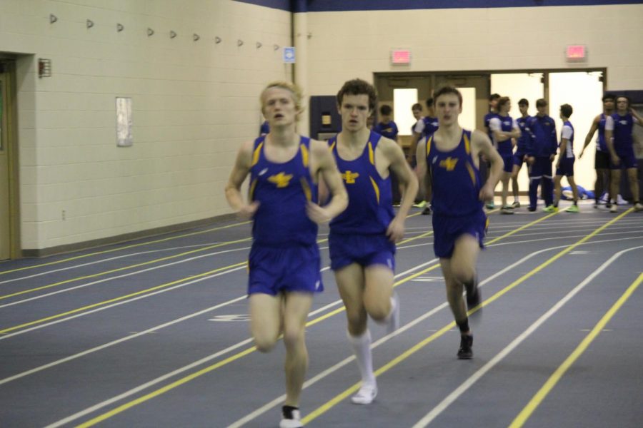 Runners compete in the first meet of the season o Feb. 21 (Sorice/LION).