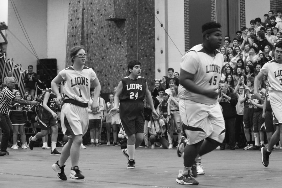 LT Special Olympics basketball teams compete at All-school Assembly on Jan. 24 (Sorice/LION).