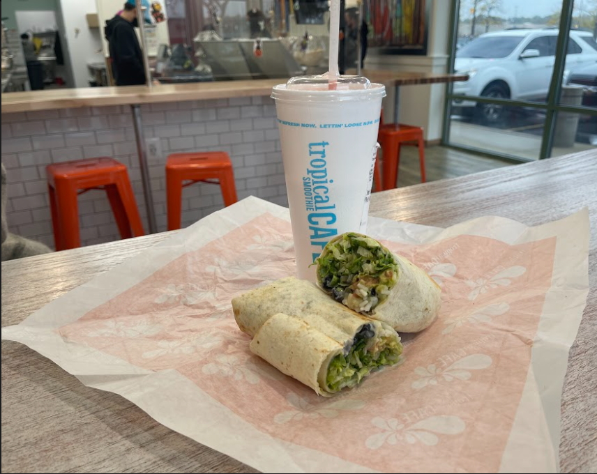 Topical Smoothie's Bahama Mama Smoothie and Hummus Veggie Wrap (Grefenstette/LION)