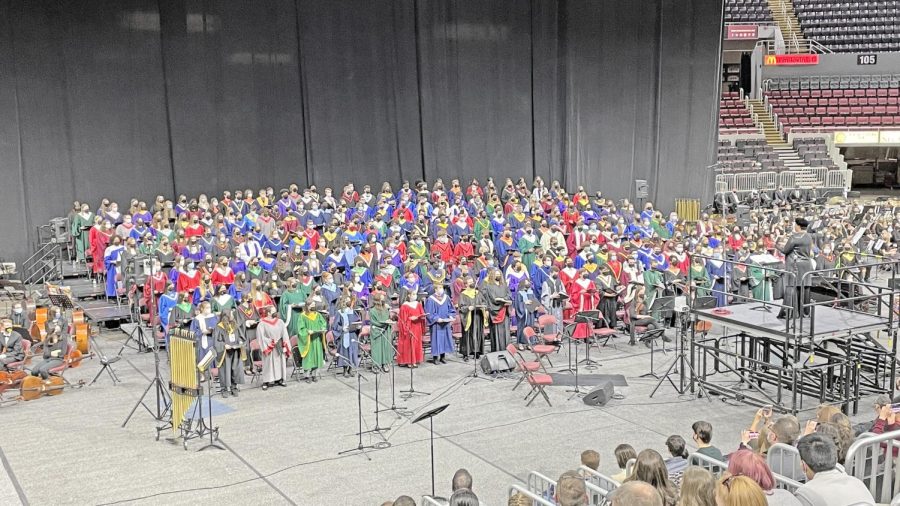 ILMEA+state+choir+performance+on+Jan.+26+in+Peoria%2C+Illinois.+%28photo+cred+Lucas+Barnes+22%29