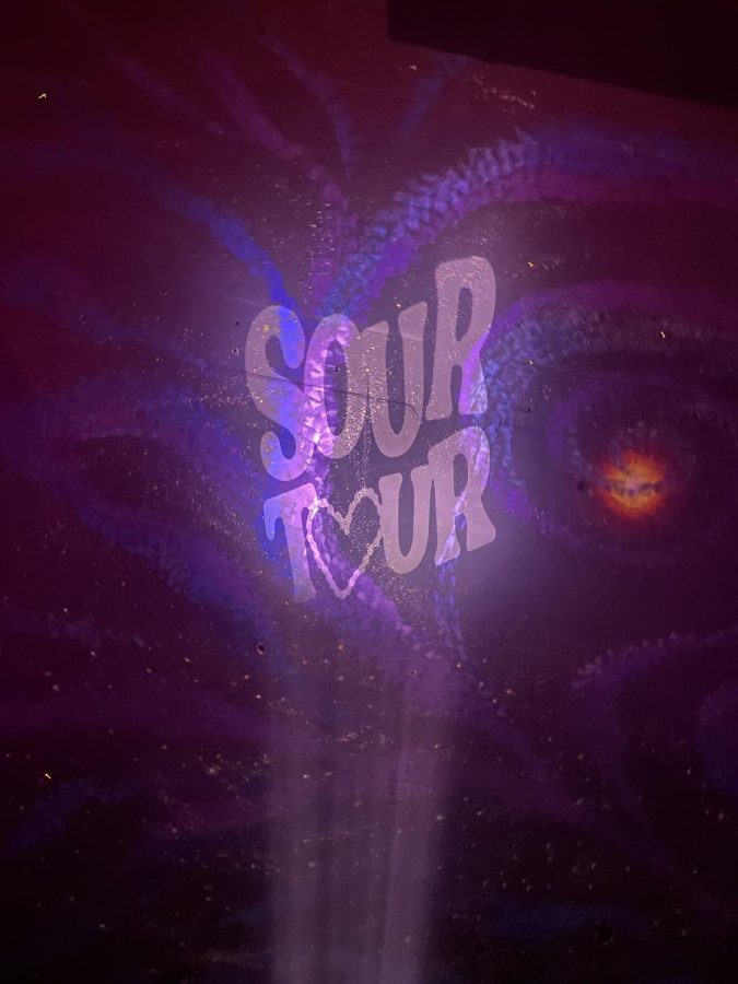 SOUR TOUR projection at the Aragon Ballroom on April 16th (Gee/LION).