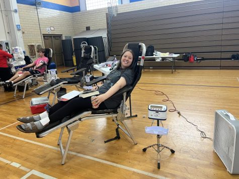 Avery Jasinski ‘24 in Vaughan Gym donating blood on Thursday, Oct. 6. (Cummings/LION)
