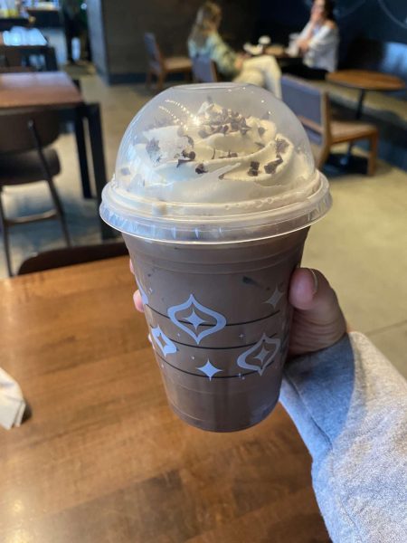 editorial writing about online classes Iced peppermint mocha latte from Starbucks (Hepokoski/LION).