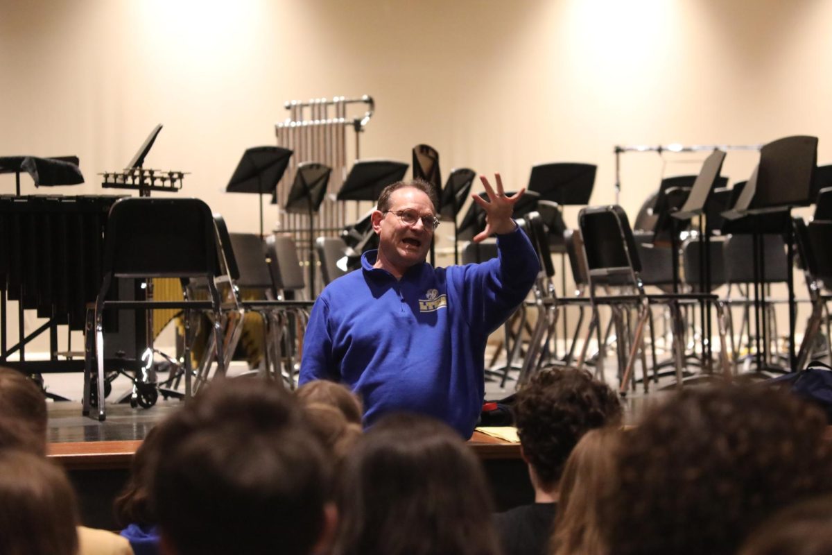 Lawrence Keller speaks at theater board meeting on Feb. 1 (Klos/LION). 