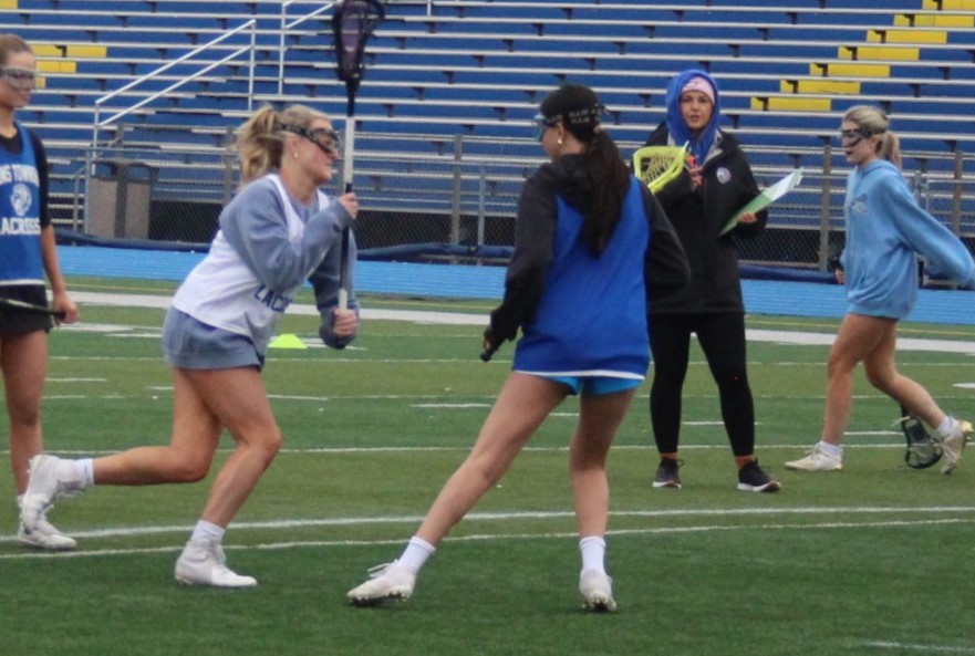 Greta Kulat’ 24 gets ready to attack teammate during a drill at team training Mar. 7 (Arteaga/Lion).