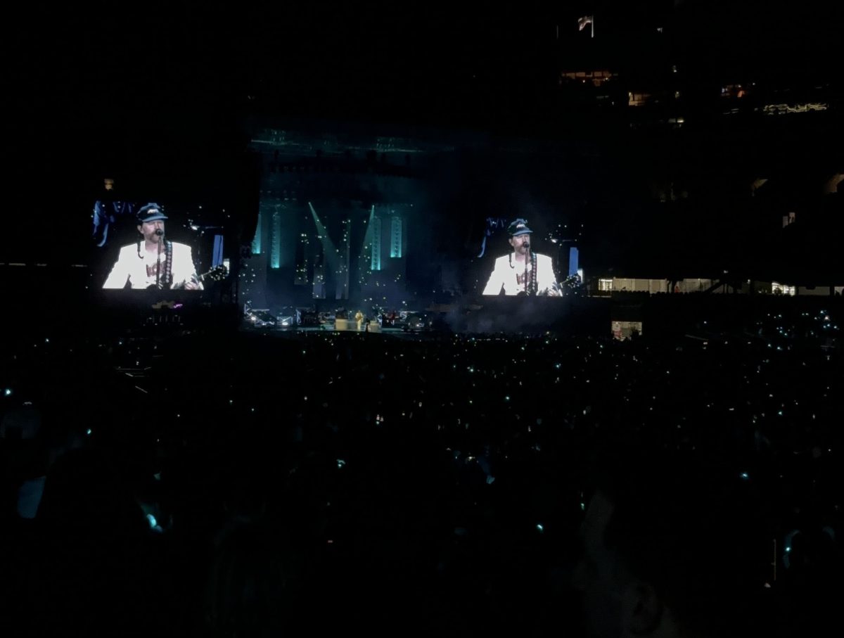 Lumineers perform A.M. Radio on Soldier Field stage on Aug. 30 (Stahulak/LION).
